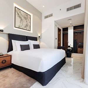 Zimmer mit Kingsize-Bett für Gäste mit Behinderungen